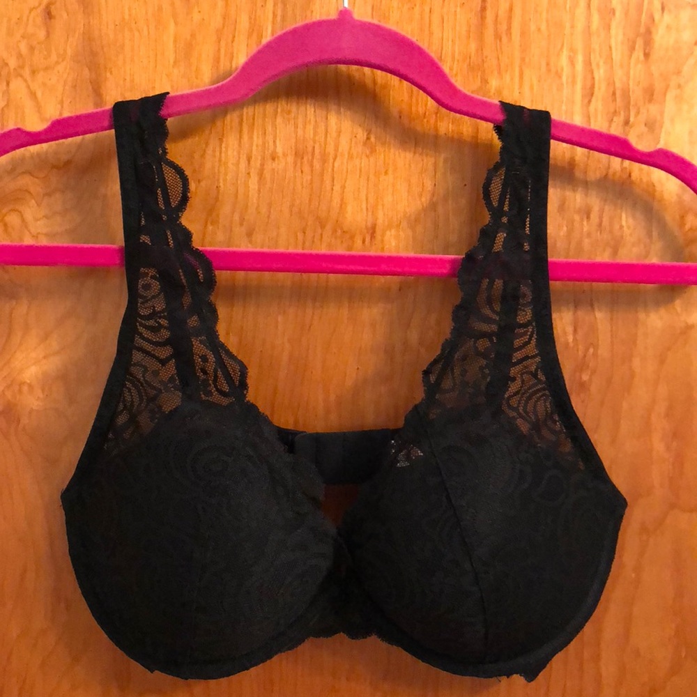 Victoria’s Secret Pink black lace bra